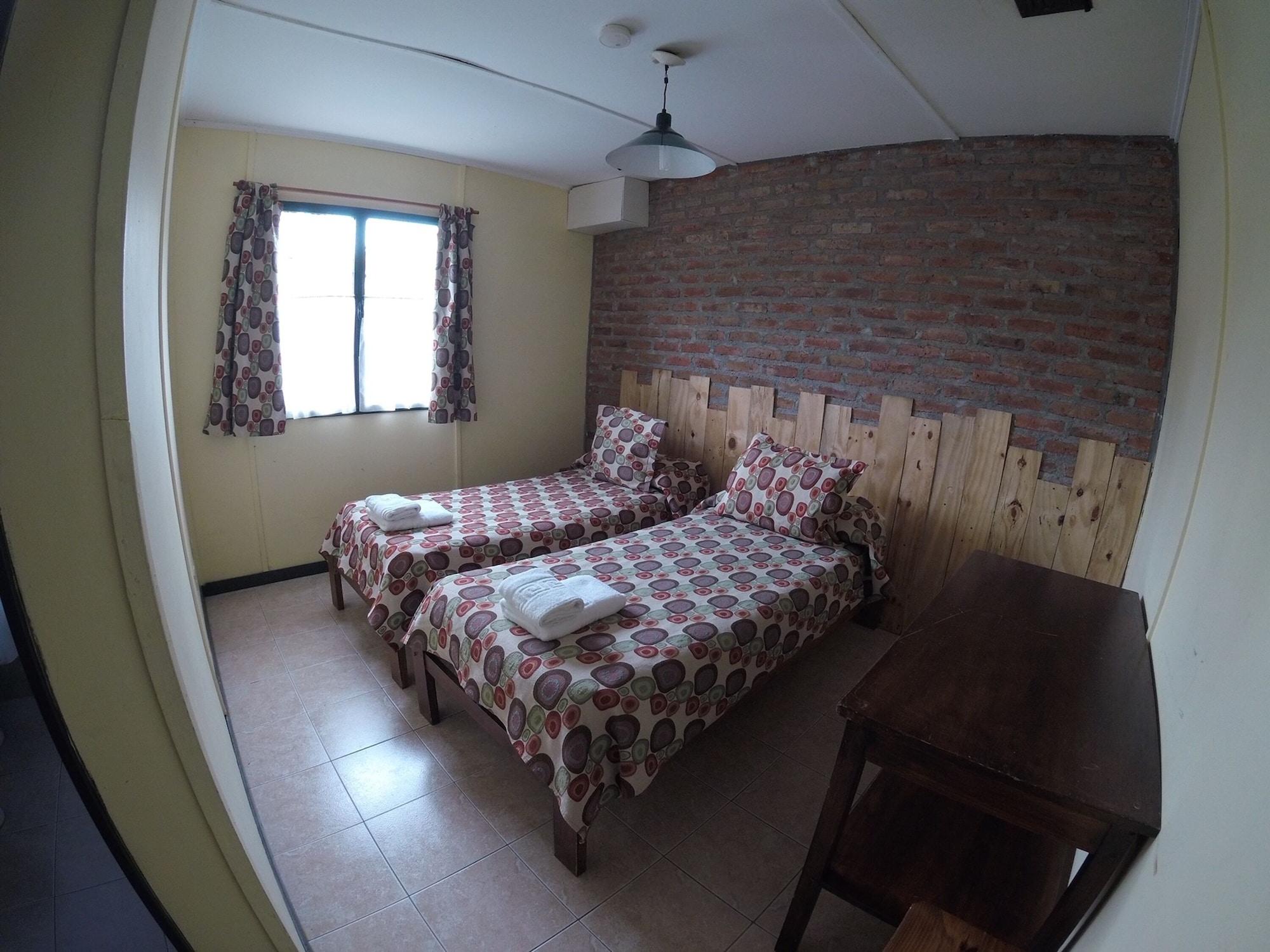Hostel Los Pioneros El Calafate Exterior photo