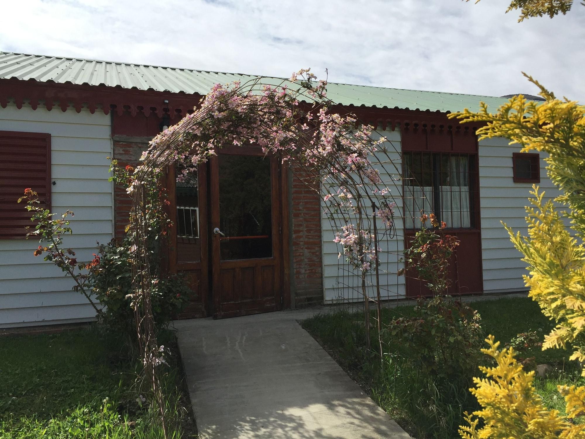 Hostel Los Pioneros El Calafate Exterior photo