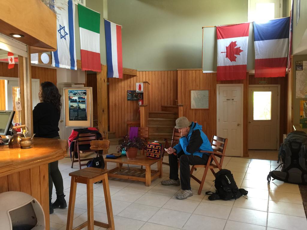 Hostel Los Pioneros El Calafate Exterior photo