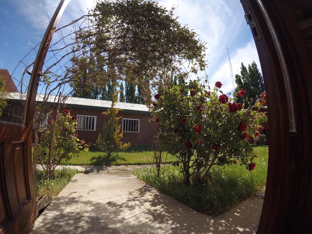 Hostel Los Pioneros El Calafate Exterior photo