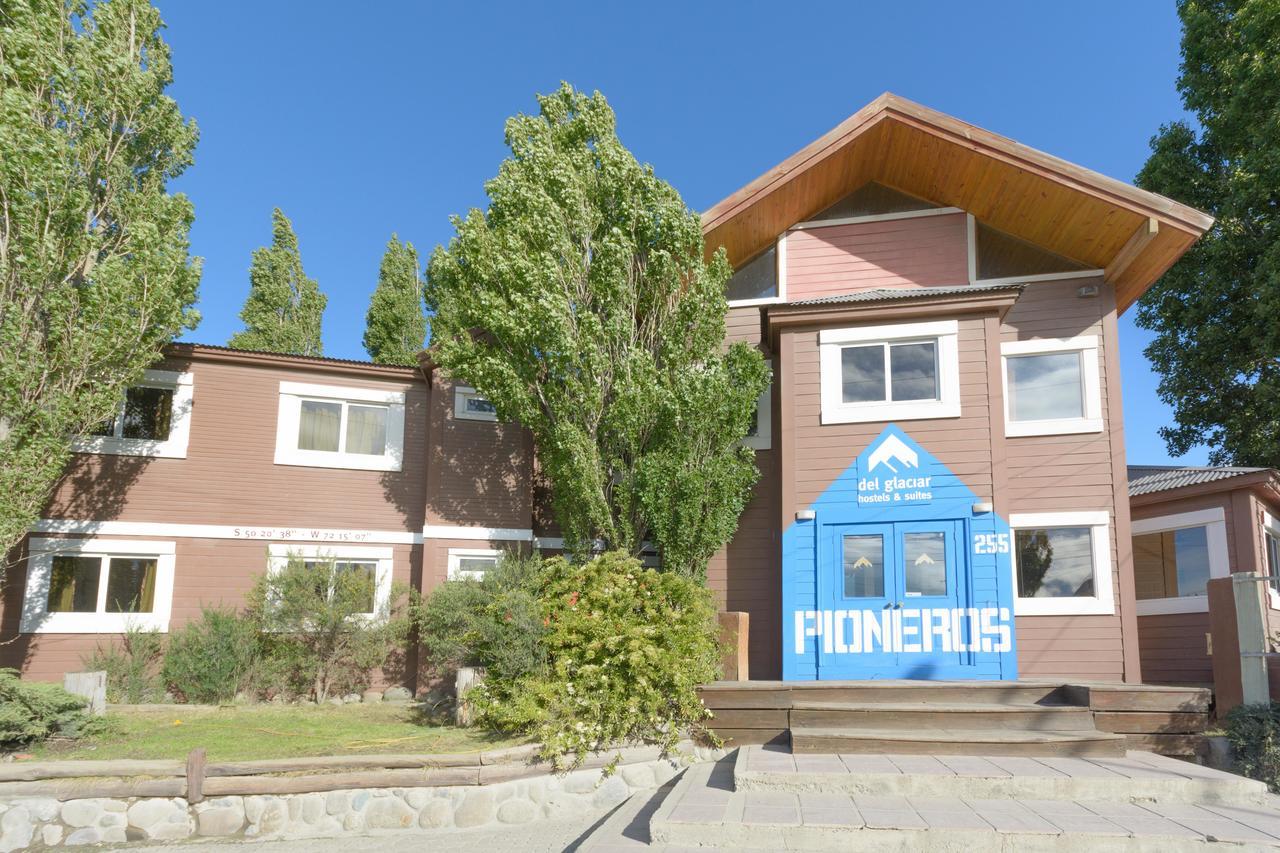 Hostel Los Pioneros El Calafate Exterior photo