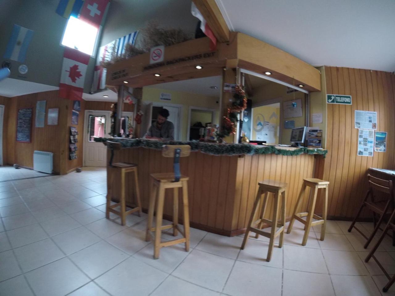 Hostel Los Pioneros El Calafate Exterior photo