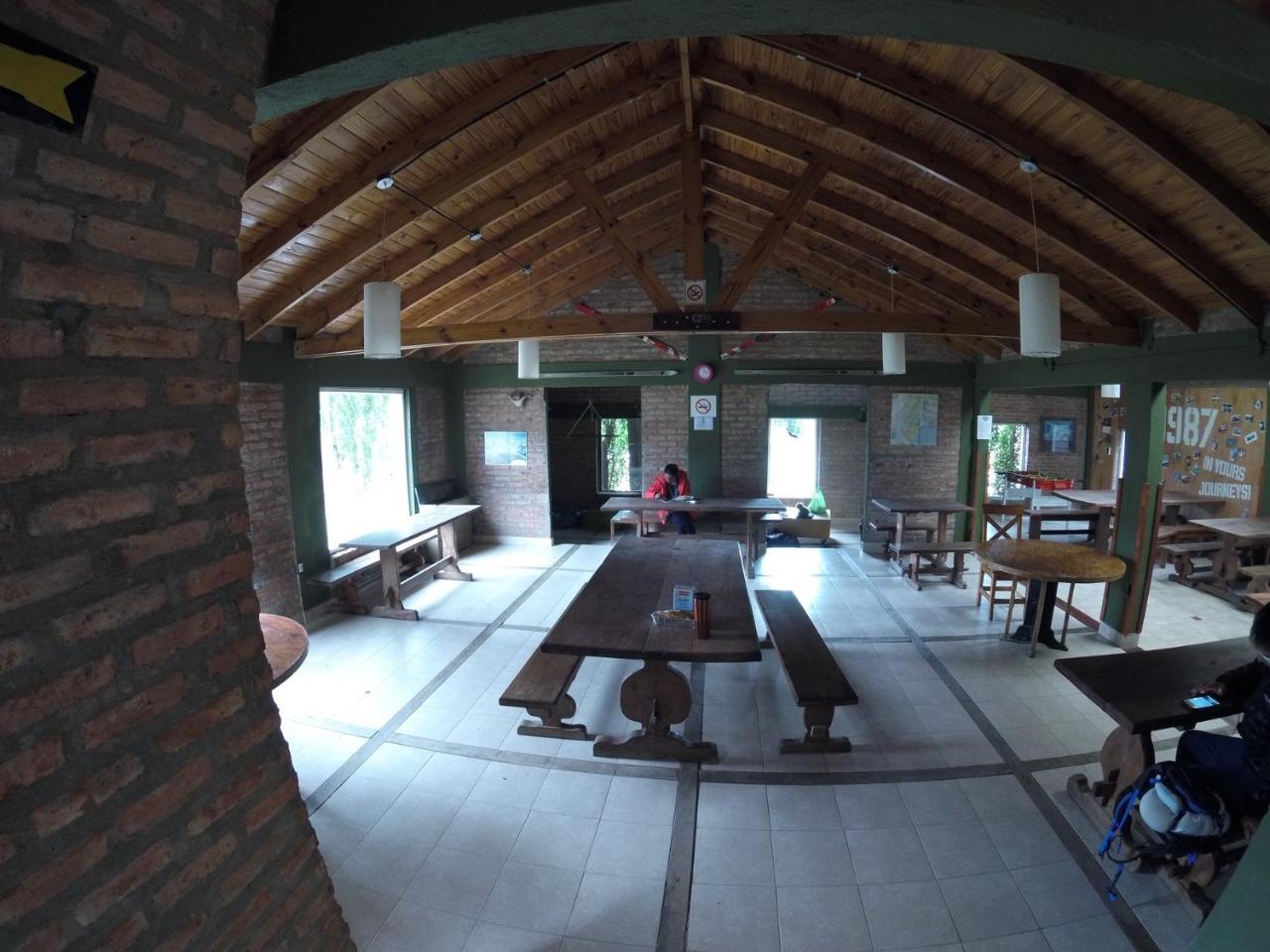 Hostel Los Pioneros El Calafate Exterior photo