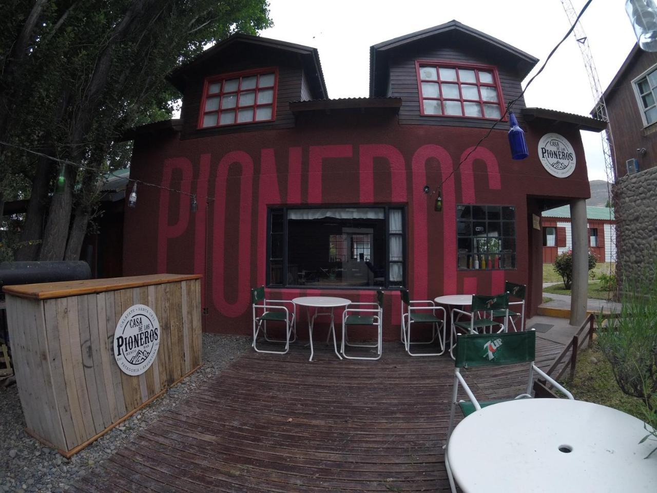 Hostel Los Pioneros El Calafate Exterior photo