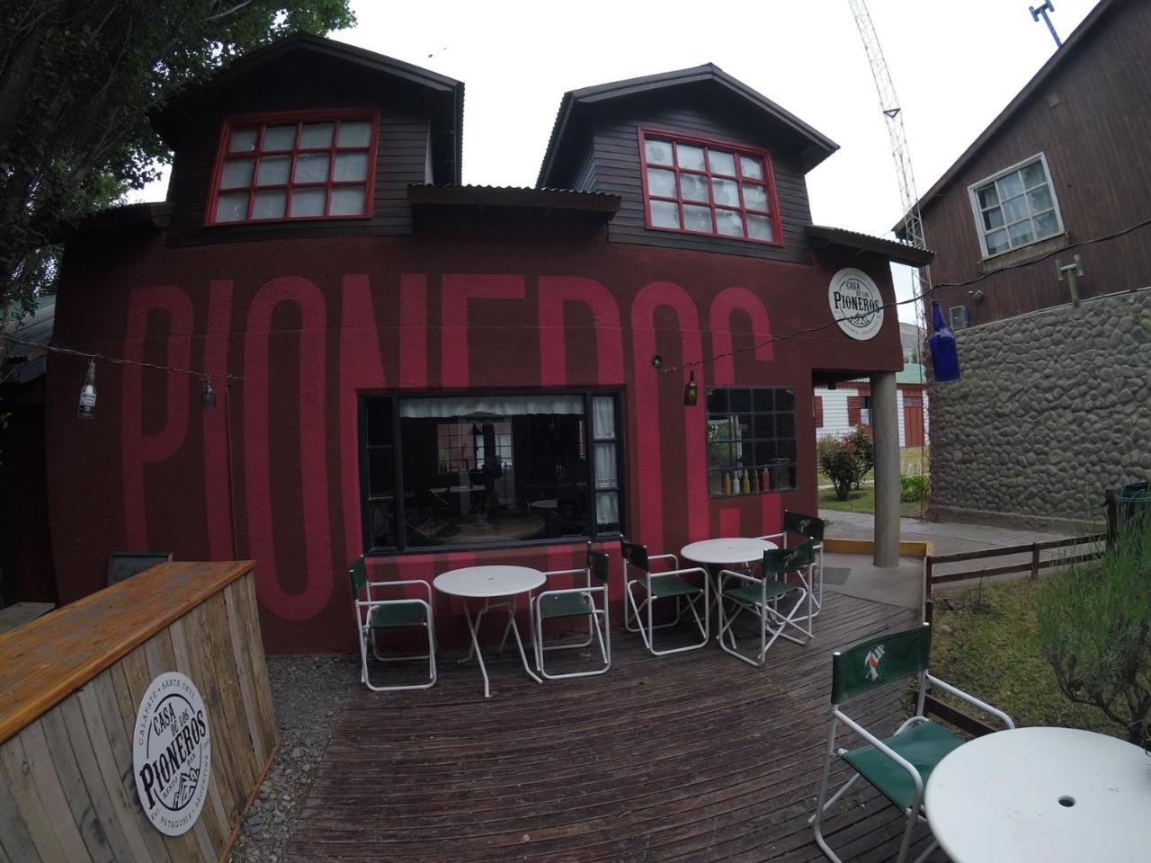Hostel Los Pioneros El Calafate Exterior photo